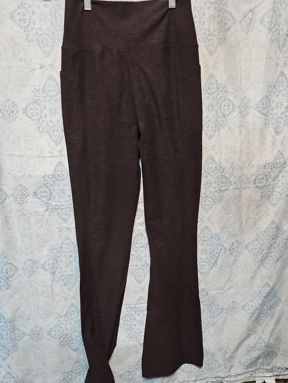 Kirkland Signature Women's Brown Stretch Yoga Pants - Picture 4 of 4